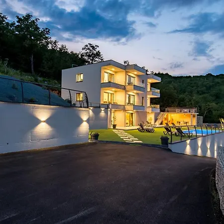 Lavinia Villa