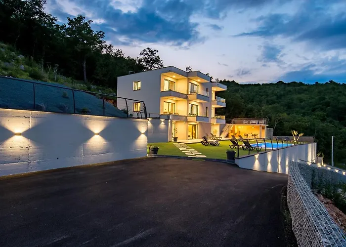 Lavinia Villa
