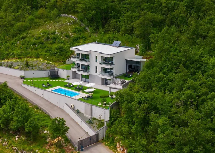 Villa Lavinia *